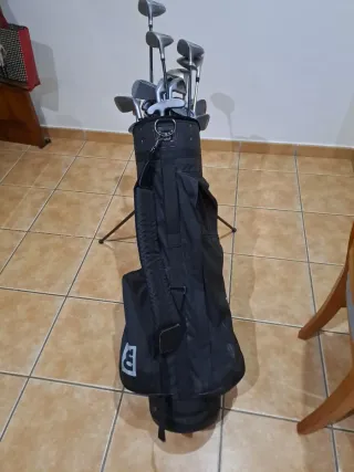 Bolsa de golf Wilson con palos