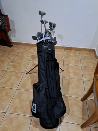 Bolsa de golf Wilson con palos