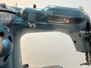 Máquina de coser Edison 35 Deluxe Japan.