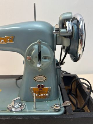 Máquina de coser Edison 35 Deluxe Japan.