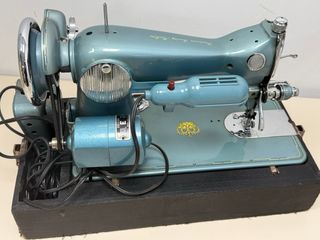 Máquina de coser Edison 35 Deluxe Japan.