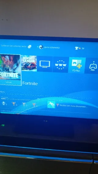 PS4 (Playstation 4) Negra + FIFA 20 y GTA 5