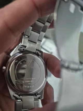 Reloj Guess Mujer Plata y Blanco