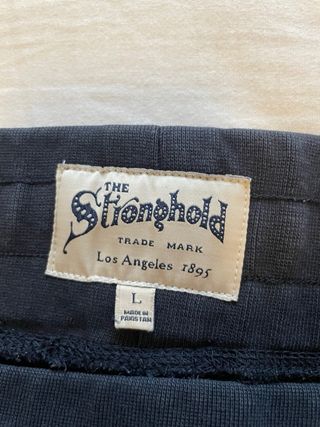 Pantalones azul oscuro de The Stronghold