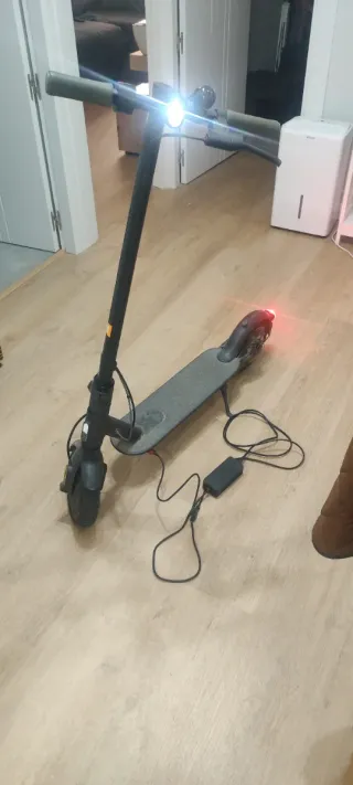 Patinete Mi Electric Scooter Essential