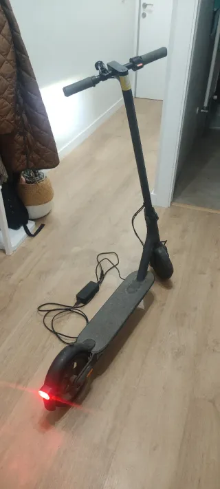 Patinete Mi Electric Scooter Essential