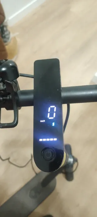 Patinete Mi Electric Scooter Essential