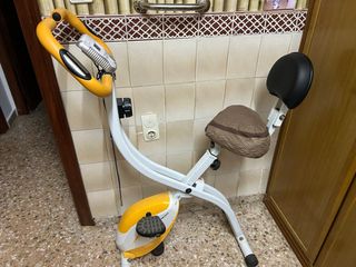 Bicicleta Estática Amarilla