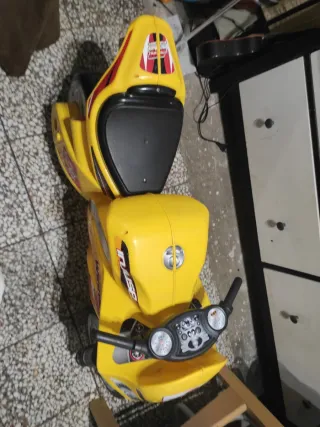 Moto Infantil Amarilla