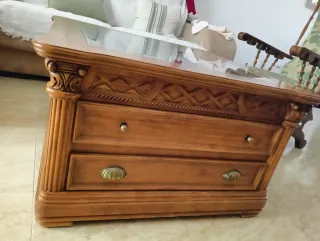 Mesa de centro de madera con cristal