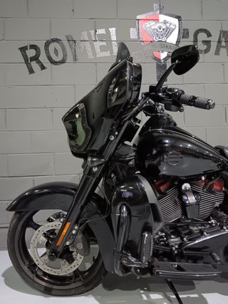 Harley Davidson Street Glide CVO