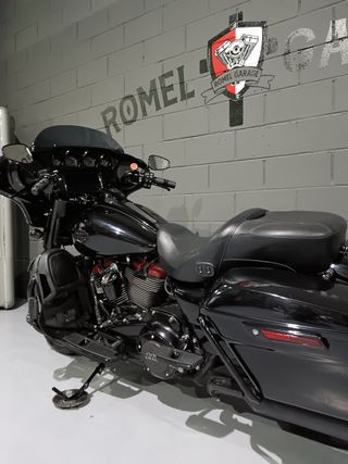 Harley Davidson Street Glide CVO