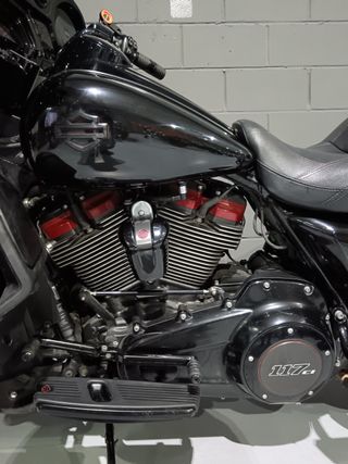 Harley Davidson Street Glide CVO
