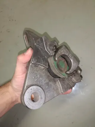 Pinza y soporte freno trasero Yamaha TZR