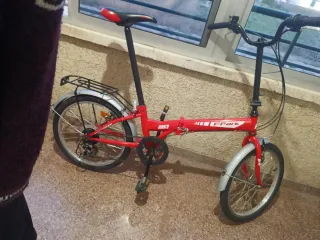 Bicicleta plegable roja