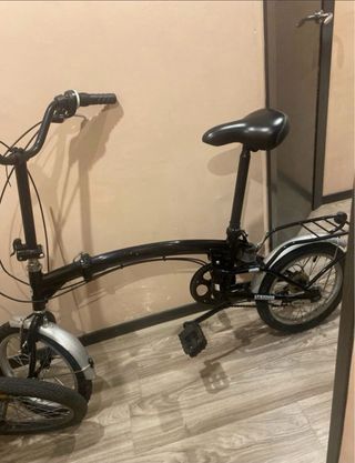 Bicicleta pieghevole nera da 16 pollici
