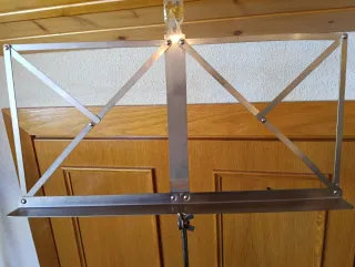 Atril para partituras metálico