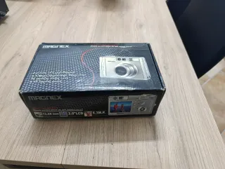 Fotocamera Magnex DC‑6330 – Non funzionante – Kit