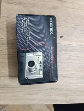 Fotocamera Magnex DC‑6330 – Non funzionante – Kit