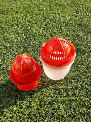 Espremedor Tupperware vermelho e Transparente