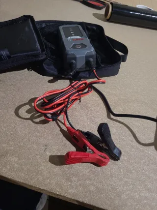 Cargador Batería Coche Bosch C10 12V