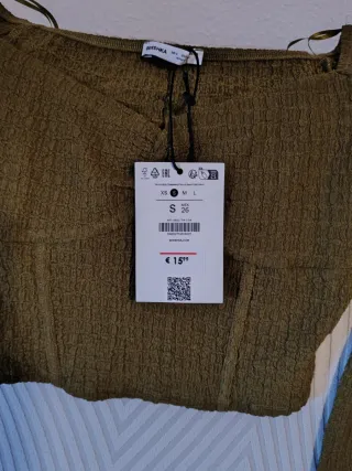 Jersey crop Bershka verde oliva Talla XS