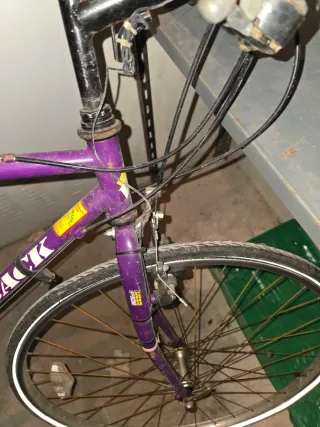 Bicicleta Diamondback morada