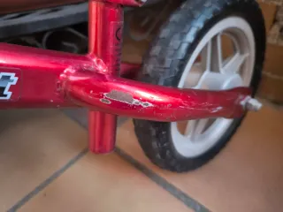 Bicicleta Chicco sin pedales roja