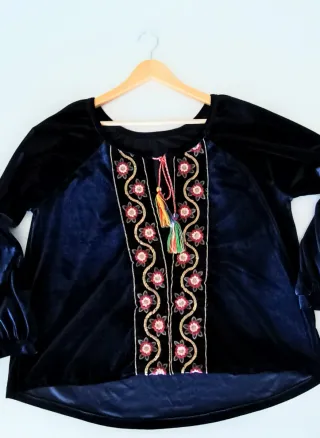 Blusa Terciopelo Bordada Boho (Made in Italy)