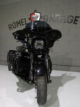 Harley Davidson Street Glide CVO