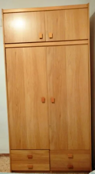 Armario 2 puertas + altillo y 4 cajones