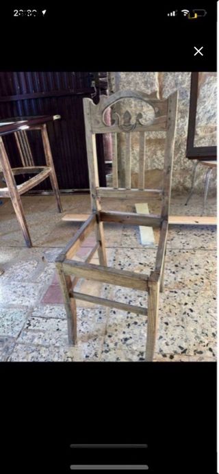Silla de madera antigua para restaurar