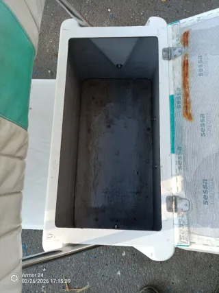 Consola de barco con asiento y funda