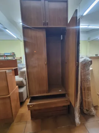 Armario madera 2 puertas