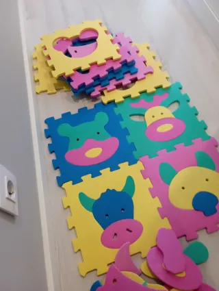 Alfombra infantil de goma con animales 1,20