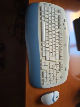 Teclado y Ratón Inalámbricos Logitech