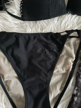 Bikini y Pareo Negro