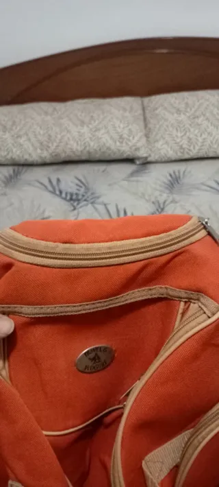 Mochila Naranja con Ruedas