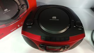 Aiwa BBTC-550RD Radio Cassette CD Portátil
