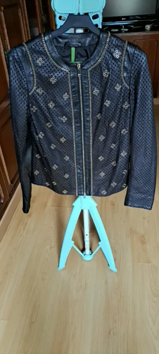 Chaqueta de cuero Levinski Negra Corta