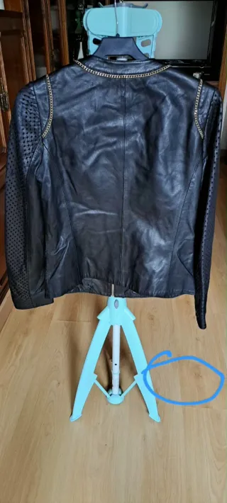 Chaqueta de cuero Levinski Negra Corta