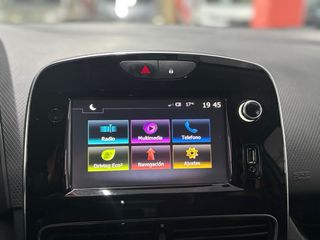 Renault Clio zen 90cv solo 12.000kms pegatina c