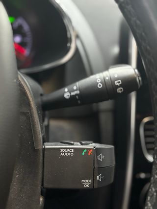 Renault Clio zen 90cv solo 12.000kms pegatina c