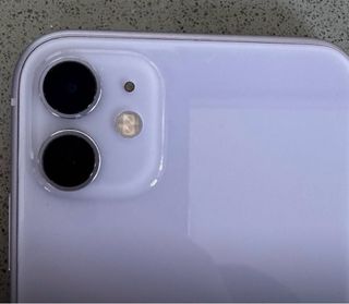 iPhone 11 Viola con 2 custodie incluse