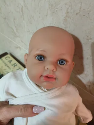 Precioso muñeco bebé realista