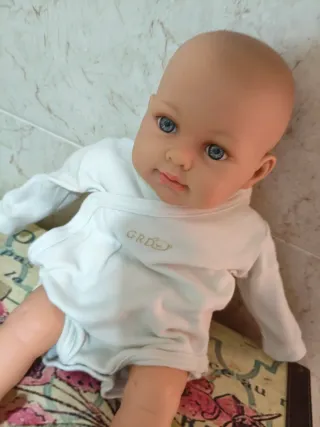 Precioso muñeco bebé realista