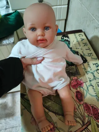 Precioso muñeco bebé realista