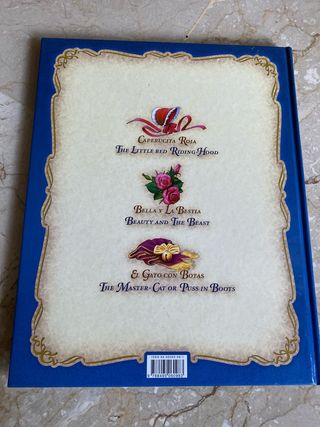 Cuenta cuentos bilingües: Caperucita Roja ; Bel...