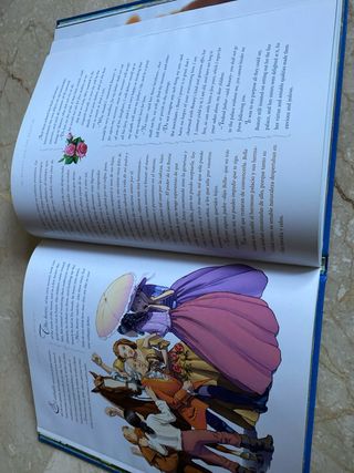 Cuenta cuentos bilingües: Caperucita Roja ; Bel...