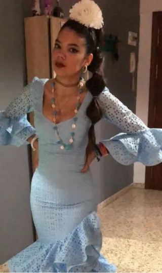 Traje de flamenca celeste